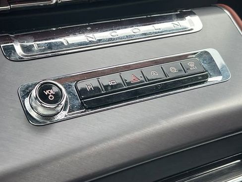 Used 2025 Lincoln Aviator Reserve w/ Equipment Group 201A image 16