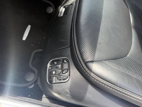 Used 2011 Mercedes-Benz SL 550 image 16