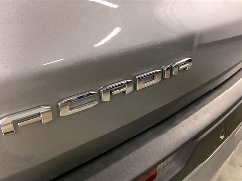 Used 2026 GMC Acadia Elevation w/ Elevation Premium Package FWD image 8