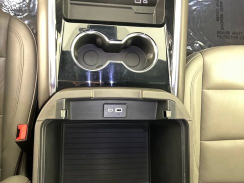 Used 2025 Chevrolet Tahoe LT RWD image 14