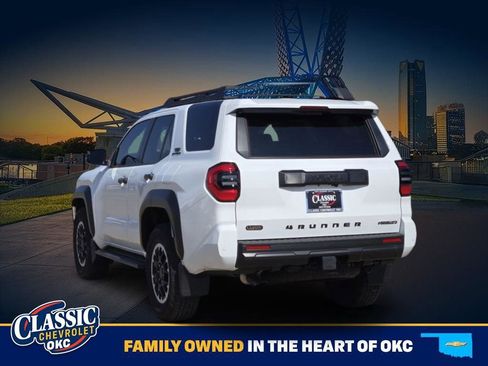 Used 2025 Toyota 4Runner TRD Off-Road image 5