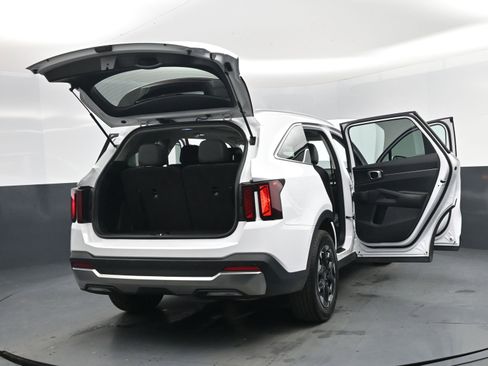 Used 2025 Kia Sorento S w/ Panoramic Sunroof Package FWD image 28