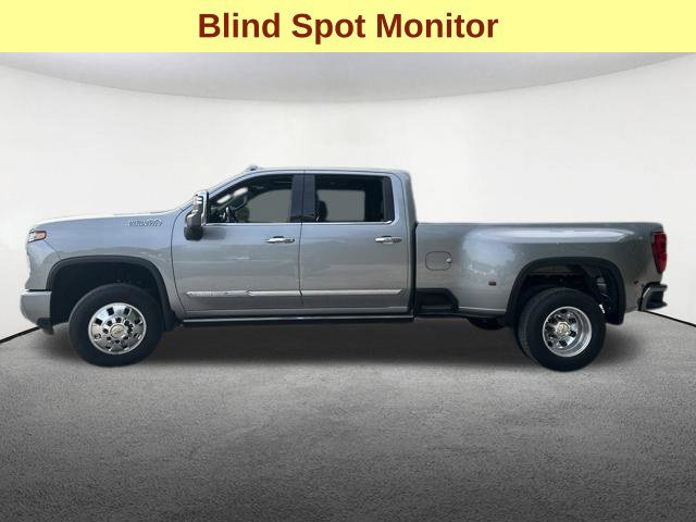 Used 2025 Chevrolet Silverado 3500 High Country w/ High Country Premium Package AWD/4WD image 6