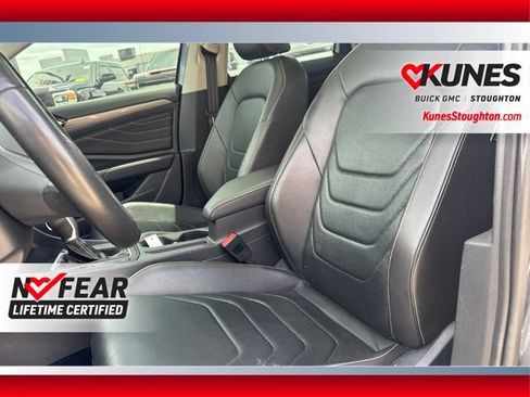 Used 2024 Volkswagen Jetta SEL FWD image 11