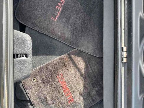 Used 2001 Chevrolet Corvette Convertible w/ Preferred Equipment Group2 image 27