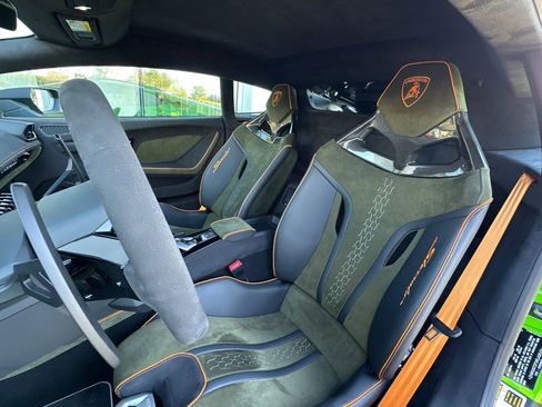 Used 2024 Lamborghini Huracan Sterrato image 5