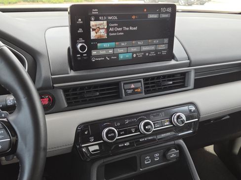 Used 2024 Honda Pilot Touring image 31