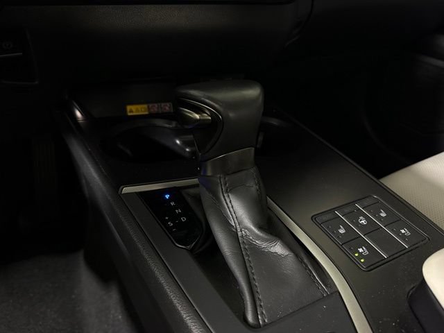 Used 2024 Lexus UX 250h FWD w/ Premium Package image 23