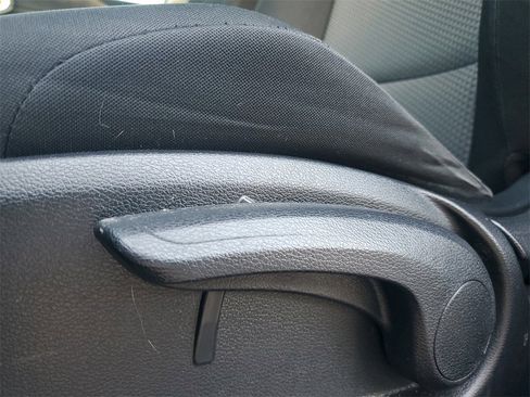 Used 2022 Kia Soul LX image 16