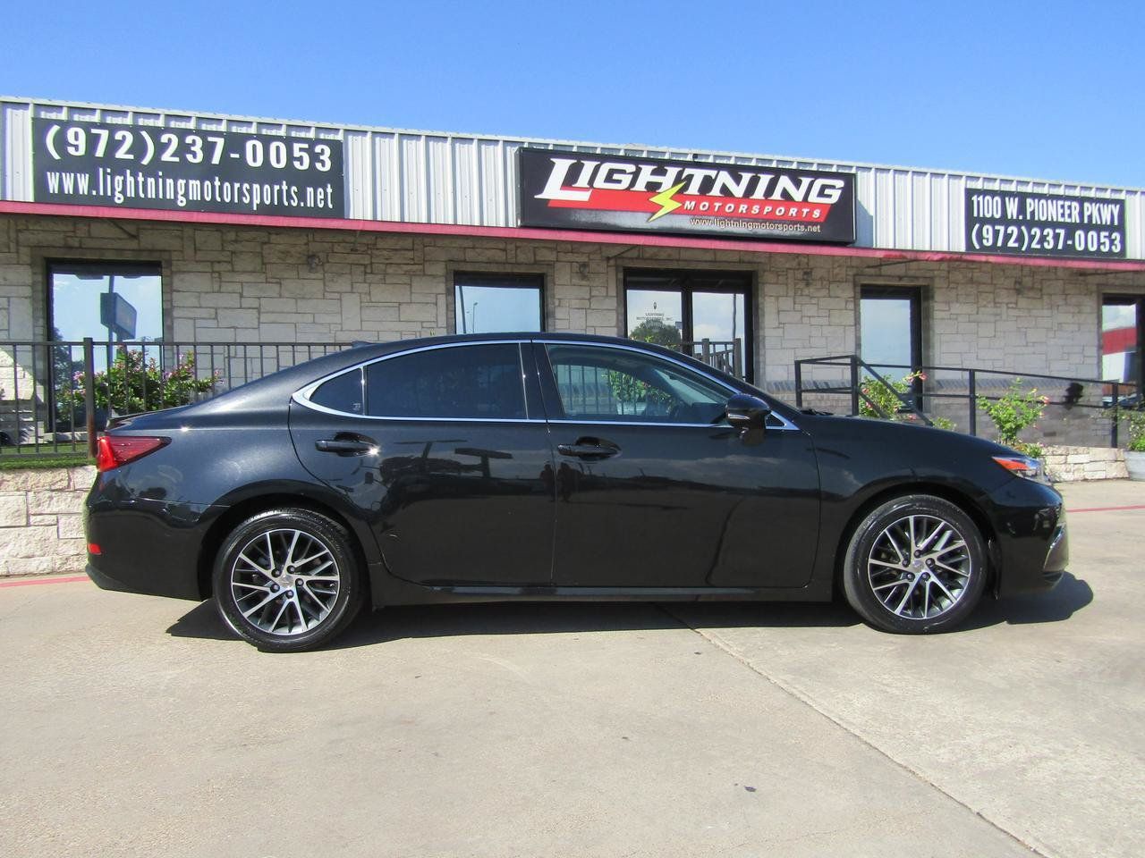 Used 2016 Lexus ES 350 w/ Premium Package w/Wood Trim FWD image 5