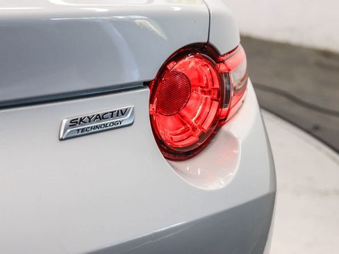 Used 2016 MAZDA MX-5 Miata Grand Touring RWD image 16