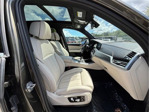 Used 2022 BMW X5 xDrive40i w/ Premium Package AWD/4WD image 45