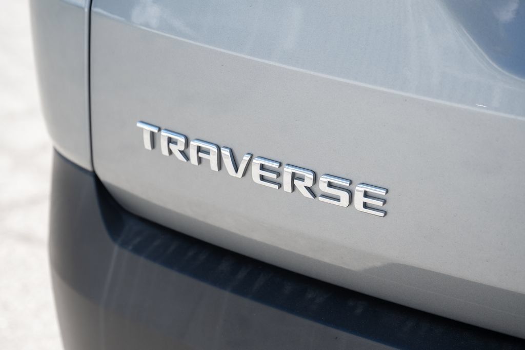 Used 2023 Chevrolet Traverse LS w/ Safety Package FWD image 13