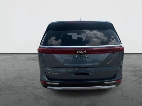 Used 2023 Kia Carnival EX FWD image 28
