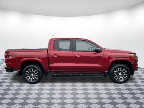 Used 2024 Chevrolet Colorado LT w/ LT Convenience Package III AWD/4WD image 2