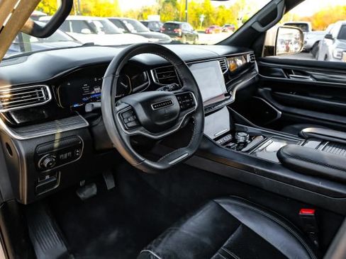 Used 2022 Jeep Wagoneer Series II w/ Rear Seat Video Group 1 image 3