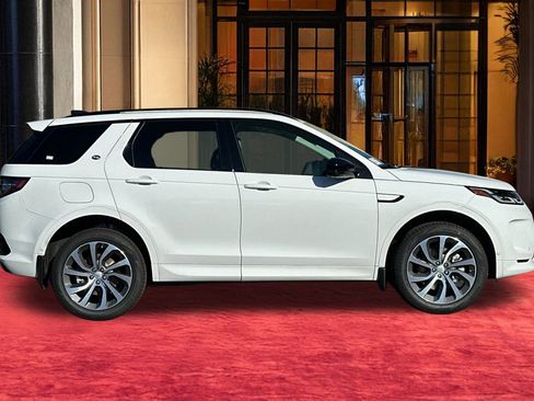 New 2025 Land Rover Discovery Sport S image 9