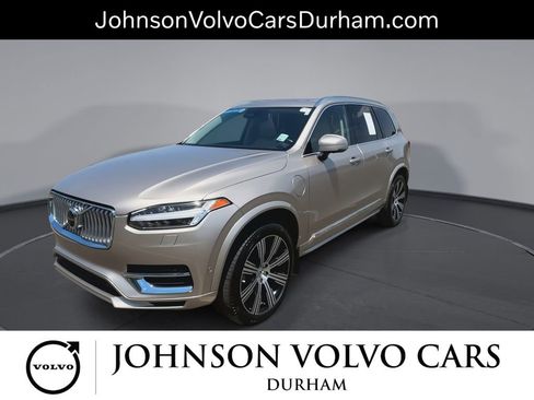 Used 2024 Volvo XC90 T8 Plus w/ Protection Package Premier AWD/4WD image 4