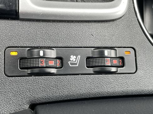 Used 2017 Toyota Highlander Limited w/ Protection Package #3 image 25