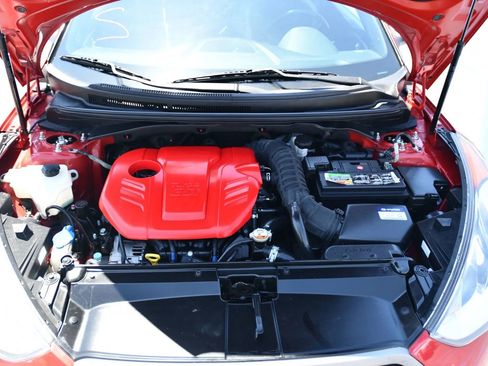 Used 2016 Hyundai Veloster Turbo FWD image 14