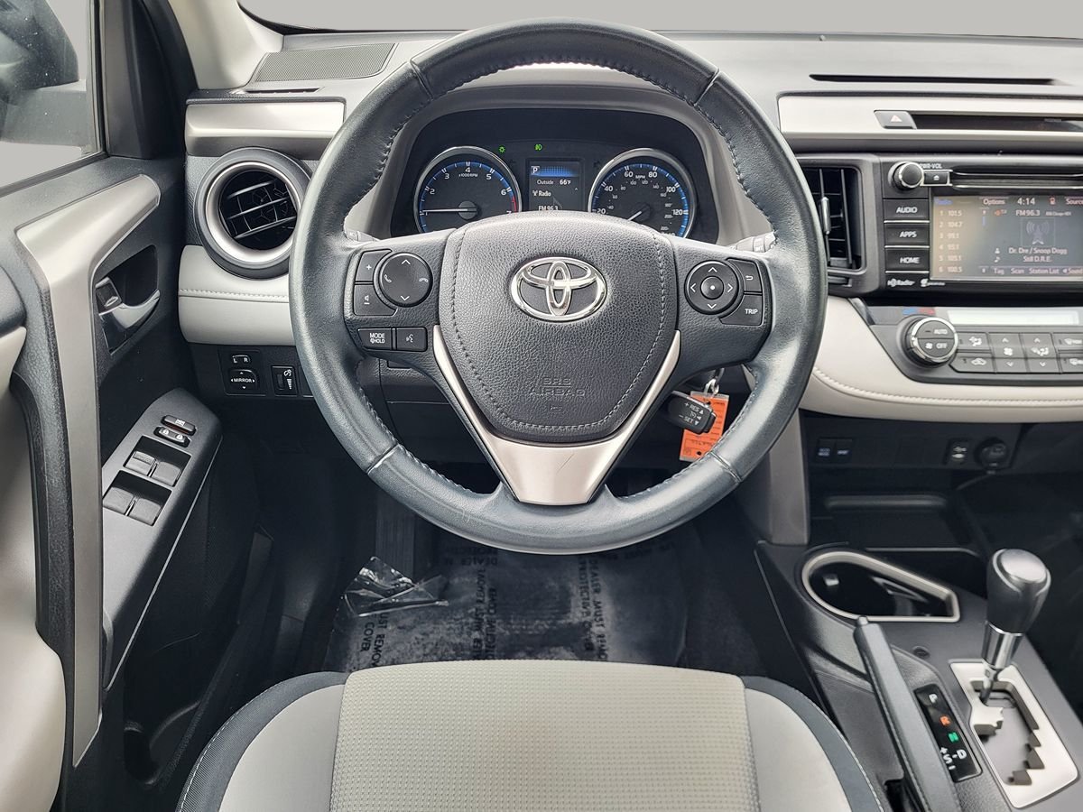 Used 2016 Toyota RAV4 XLE AWD/4WD image 19