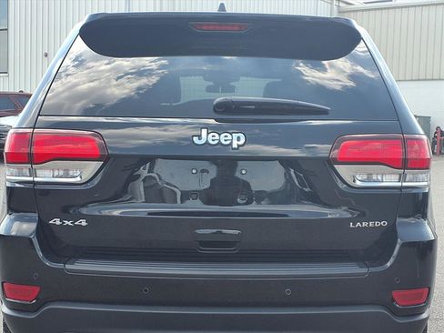 Used 2021 Jeep Grand Cherokee Laredo X image 24