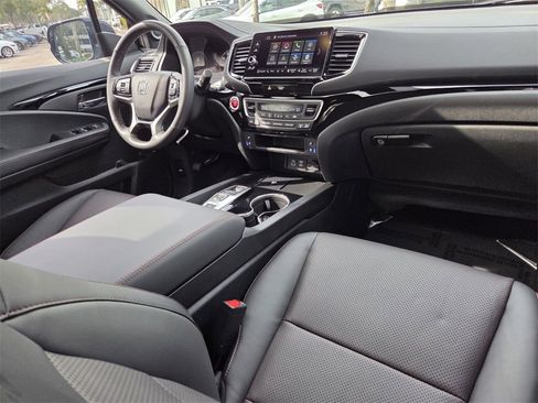 Used 2025 Honda Ridgeline Black Edition image 25