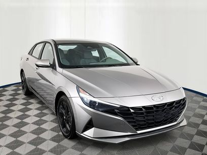 Certified 2023 Hyundai Elantra SEL w/ Preferred Accessory Package