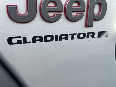 Used 2023 Jeep Gladiator Rubicon w/ LED Lighting Group AWD/4WD image 31