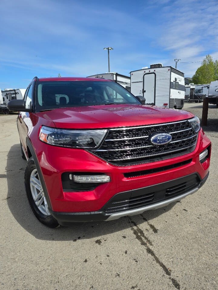 Used 2021 Ford Explorer XLT w/ Equipment Group 202A AWD/4WD image 3