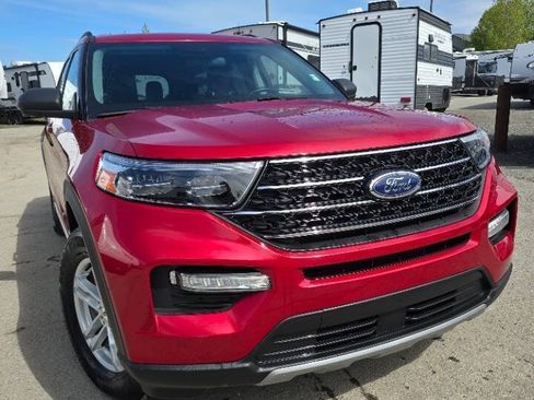 Used 2021 Ford Explorer XLT w/ Equipment Group 202A AWD/4WD image 3