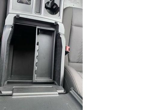 Used 2018 Ford F150 XLT w/ Equipment Group 302A Luxury AWD/4WD image 19