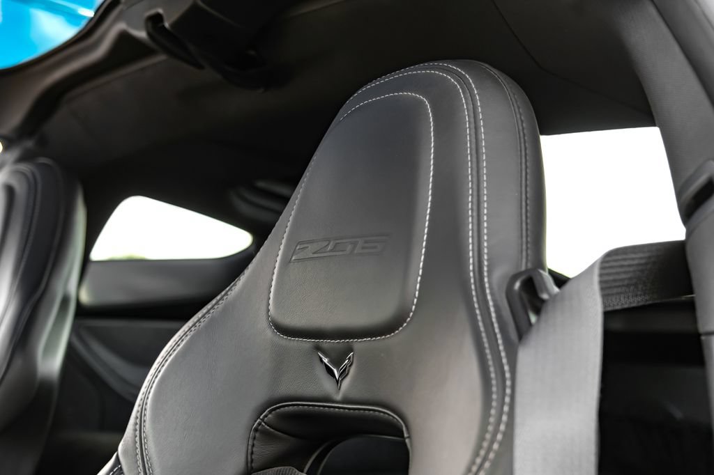 Used 2015 Chevrolet Corvette Z06 w/ 2LZ Preferred Equipment Group RWD image 41