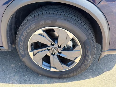 Used 2025 Nissan Rogue SV FWD image 12