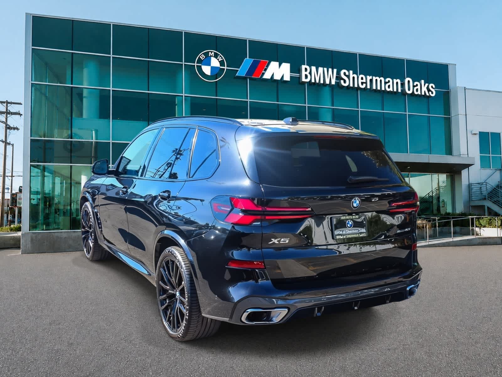 Used 2026 BMW X5 sDrive40i w/ M Sport Package RWD image 6