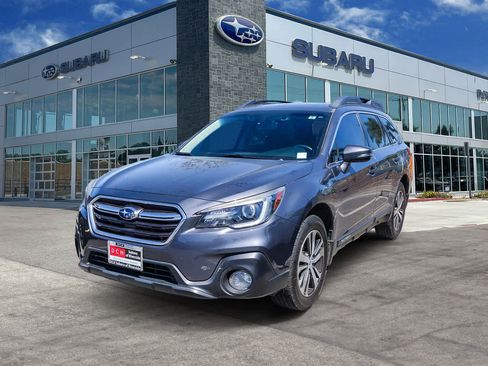 Used 2018 Subaru Outback 3.6R Limited image 1