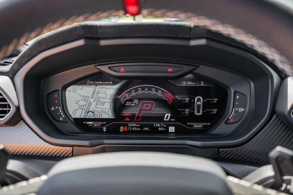 Used 2024 Lamborghini Urus Performante AWD/4WD image 34