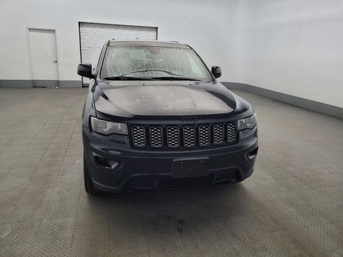 Used 2017 Jeep Grand Cherokee Altitude AWD/4WD image 14