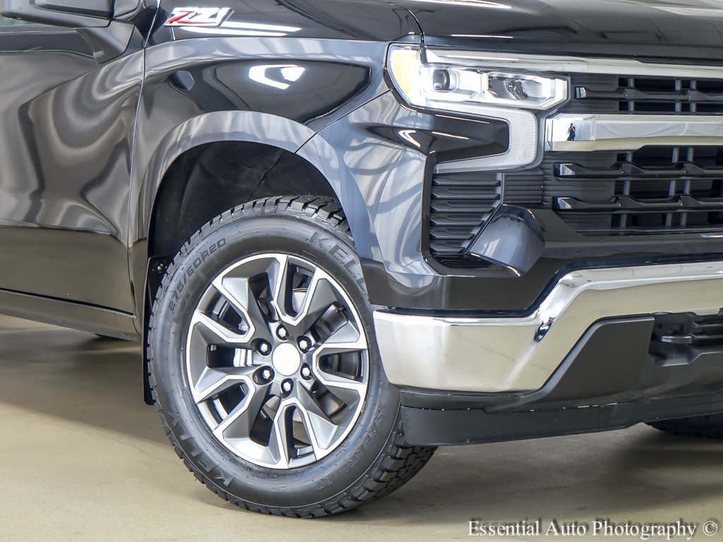 Used 2023 Chevrolet Silverado 1500 LT w/ Z71 Off-Road Package AWD/4WD image 4