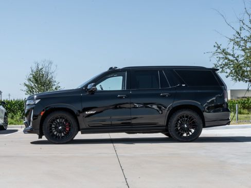 Used 2023 Cadillac Escalade V AWD/4WD image 6