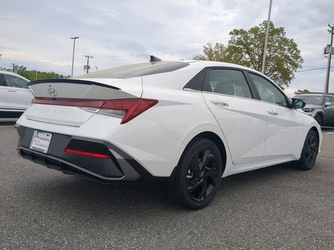 New 2026 Hyundai Elantra SEL Sport Premium FWD image 4