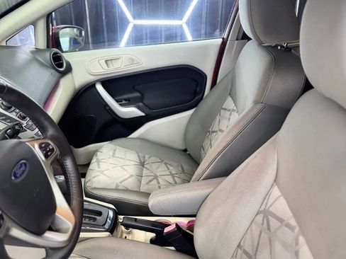 Used 2013 Ford Fiesta SE image 27