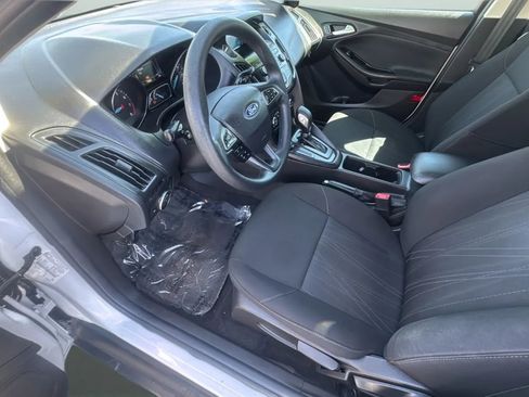 Used 2018 Ford Focus SE FWD image 28