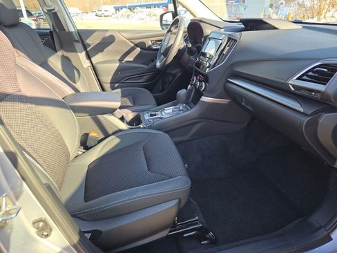 Used 2023 Subaru Forester Premium image 5