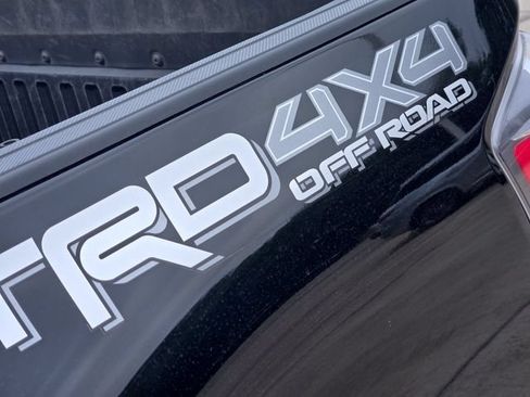 Used 2023 Toyota Tacoma TRD Off-Road w/ Technology Package AWD/4WD image 9