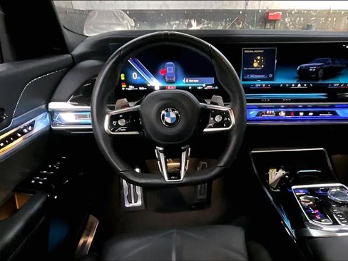 Used 2023 BMW 740i w/ Parking Assistance Package image 8