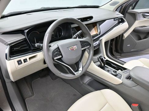 Used 2022 Cadillac XT6 Premium Luxury image 19