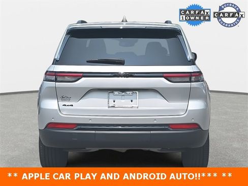 Used 2024 Jeep Grand Cherokee Altitude image 6