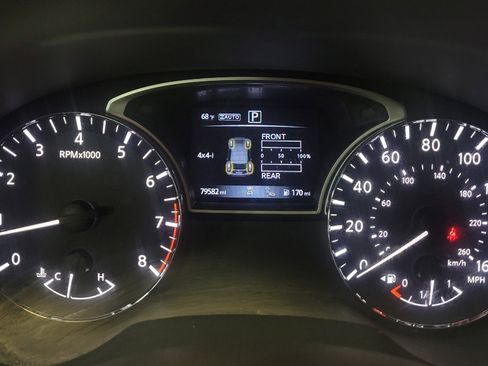 Used 2020 Nissan Pathfinder SL AWD/4WD image 23