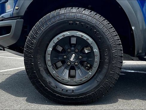 Used 2017 Ford F150 Raptor w/ Equipment Group 802A Luxury AWD/4WD image 8